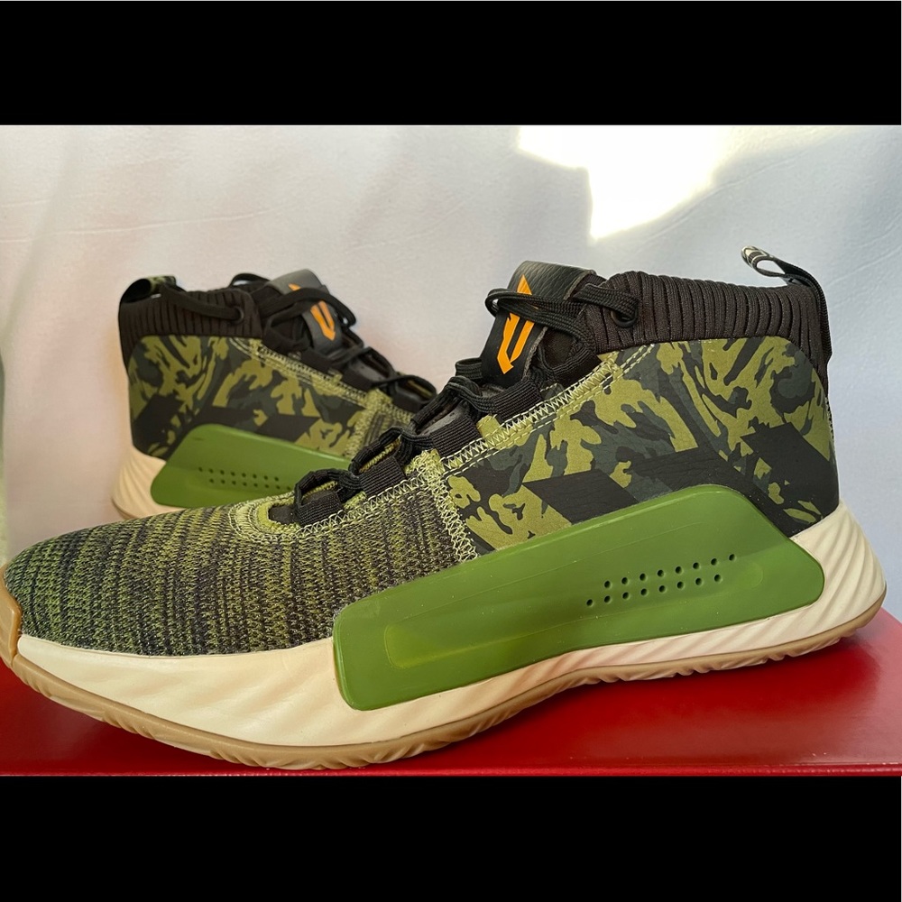Adidas Dame 5 basketball 10.5